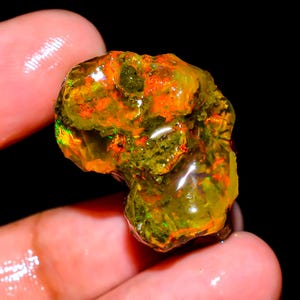 Opale etiope grezzo, esemplare di qualità AAA (35 ct.)