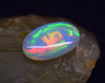Ópalo etíope de fuego natural (17,7 x 10,6 x 5 mm) - Ópalo de fuego múltiple - Piedra de nacimiento de octubre - Cabujón de ópalo - Regalos de cabujón de ópalo suelto