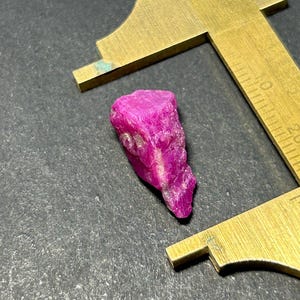 Rubí 100% natural en bruto para joyería, rubí suelto sin tratar, rubí en bruto sin calentar, rubí en bruto sin tratar, disponible en tamaño colgante.