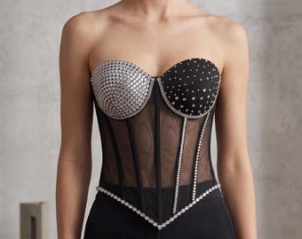 Corsé bustier de cristal y minivestido drapeado: conjunto de noche glamuroso hecho a mano.