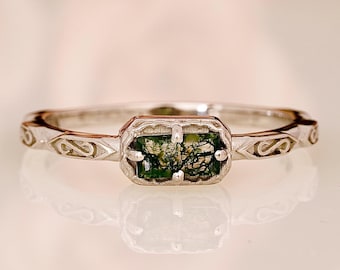 天然モスアゲートの結婚指輪 イエローゴールド アールデコ調 ユニーク バゲットカット グリーンアゲート アニバーサリーリング 彼女への繊細なジュエリーギフト
