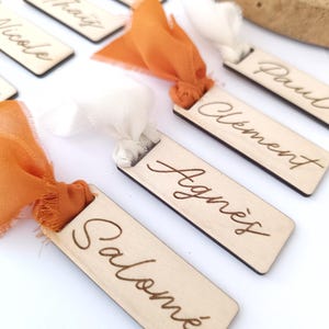 Marque-places en bois pour mariage et baptême