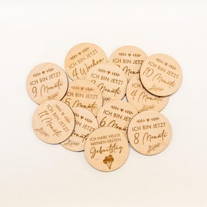 Cartes en bois pour les étapes importantes du bébé