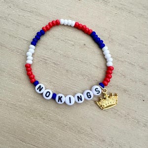 No Kings Bracelet Handmade Stretch Beaded Bracelet with Gold Crown Charm Anti-Authoritarian Jewelry Defend Democracy Protest Trump Resist