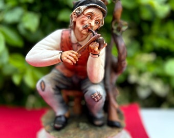 Vintage Capodimonte porcelana pipa fumando cazador hombre figura