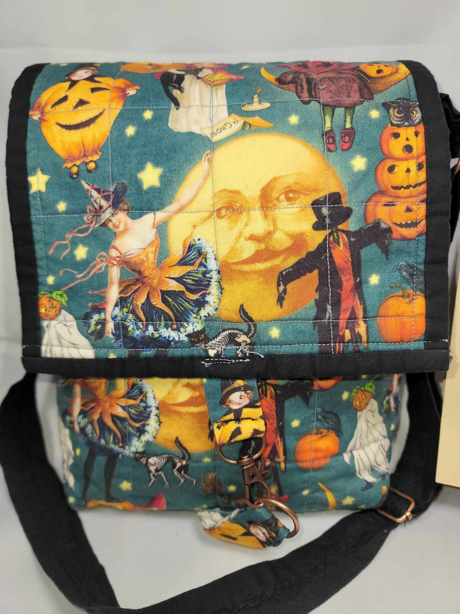 These Adorable Witches Halloween Purse is Perfect for the Etsy