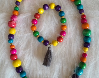 Declaración Collar y pulsera de borlas con cuentas Juego de cuentas de madera de colores / Joyería Boho / Joyería hecha a mano / Pulsera elástica / Joyería única