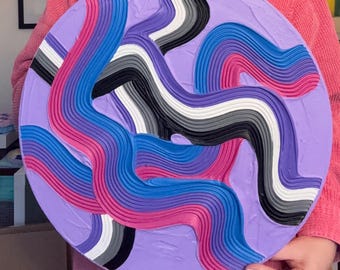 Pintura texturizada con la bandera del orgullo LGBTQ+ combinada a medida, con múltiples opciones de tamaño.