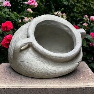 Massive planter on side statue Backyard pot outdoor figure Cozy garden flowers planter sculpture