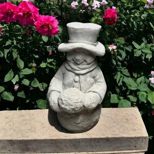 Large snowman figure Concrete massive statue Christmas decoration Year year garden sculpture