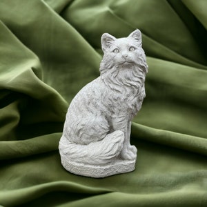 Sitting cat figurine Detailed kitty figure Concrete cat memorial statue Outdoor art decoration