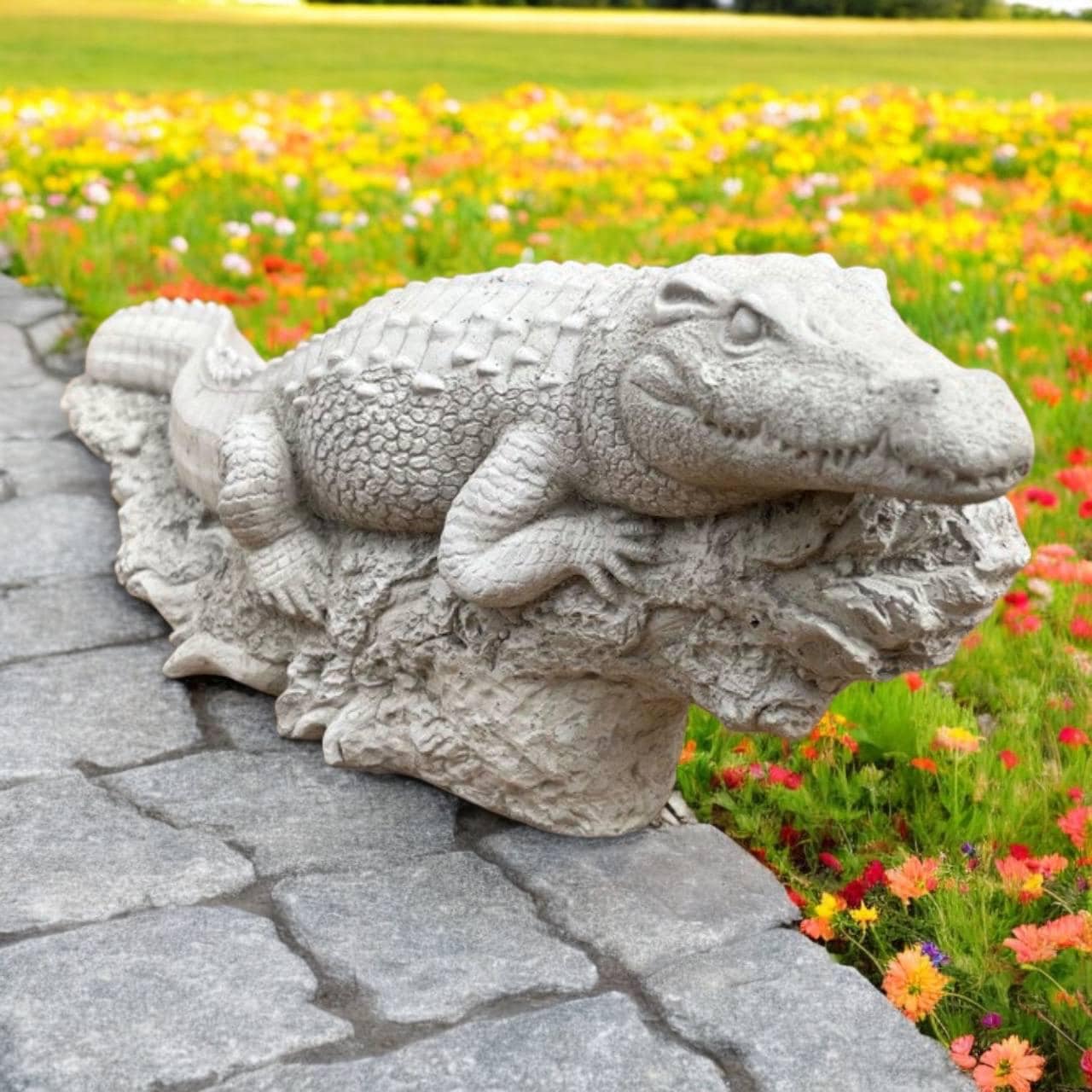 Detailed crocodile figurine Stone alligator statue Realistic crocodile on tree figure Outdoor or backyard decoration Wild animal statuary