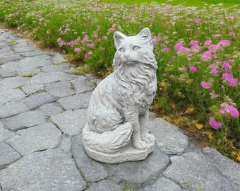 Realistic cat figure Sitting cat garden statue Concrete cat memorial sculpture Pet grave marker Garden sympathy decoration for yard