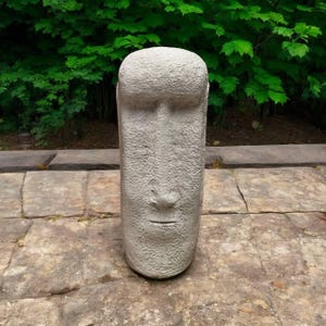 Large moai head figure Island island style decoration Outdoor head Concrete moai head figurine Massive head sculpture Zen garden statue