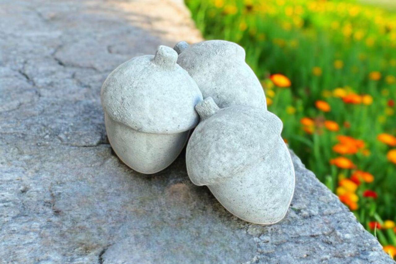 Tiny acorn statue Three nuts figure Outdoor yard art Garden acorns decoration Forest acorns sculpture