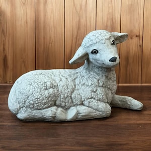 Realistic sheep figure Farmhouse style Stone animal statue Cute detailed lamb figurine Outdoor garden decoration Laying lamb sculpture