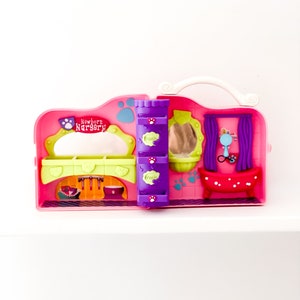 2007 Hasbro Littlest Pet Shop Pink Newborn Nursery Playset House image 3