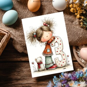Pu&ograve; includere: Biglietto di auguri di compleanno con una bambina dei cartoni animati che tiene in mano un grande numero 3 a pois rossi. La bambina indossa un vestito rosso e arancione e pantaloni verdi. C'&egrave; anche un piccolo orsacchiotto con una sciarpa rossa.
