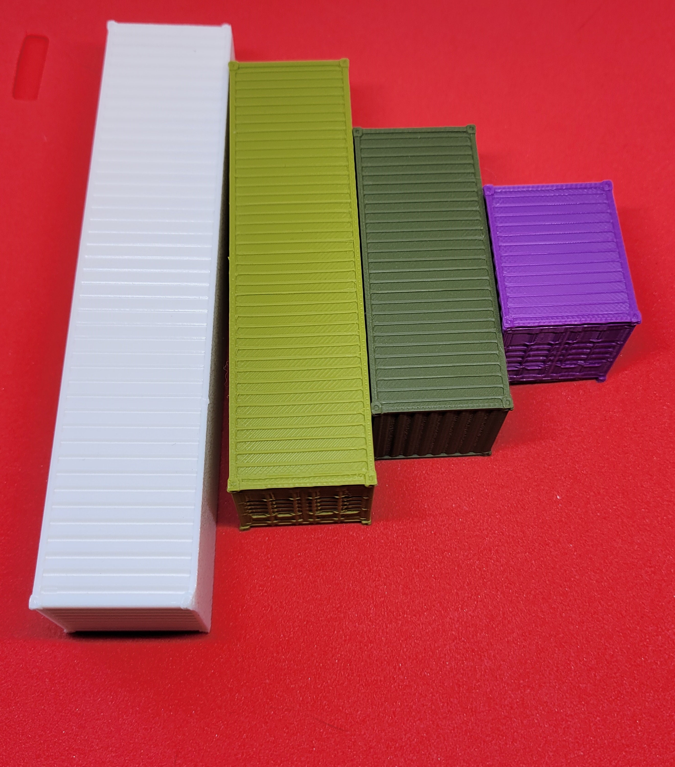 HO Scale Train Scenery 3-Piece HO Scale 40ft Shipping Containers - APL, YANG MING, HYUNDAI Designs, Pre-built 1:87 Scale Shipping Containers