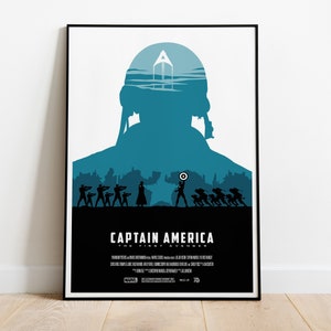 Puede incluir: Un p&oacute;ster en blanco y negro con una silueta azul de la cabeza del Capit&aacute;n Am&eacute;rica. El p&oacute;ster tiene el t&iacute;tulo "Capit&aacute;n Am&eacute;rica: El primer vengador" y los cr&eacute;ditos de la pel&iacute;cula.