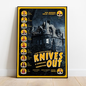 Op de afbeelding: Een filmposter voor de film "Knives Out" met een groot, donker huis met een gele titelkaart waarop "Knives Out" en "Een Rian Johnson Whodunnit" staat. De poster toont ook een cast van personages met hun namen en rollen.