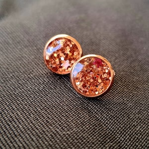 Clous d&#39;oreilles paillettes dorées