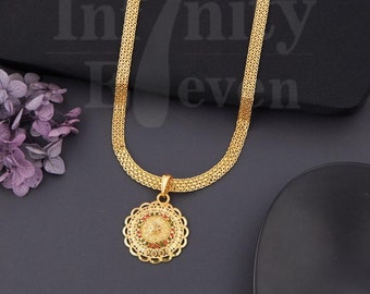 Collier à breloques bohème en laiton - Bijoux artisanaux pour femme - Pièce unique de tendance - Cadeau parfait - Collier superposé