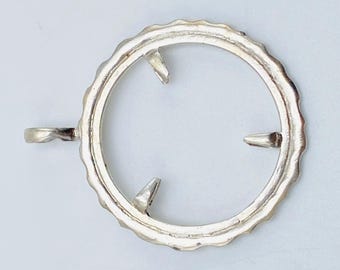 Okrągła oprawa wisiorka ze srebra próby 925: łącznik monet