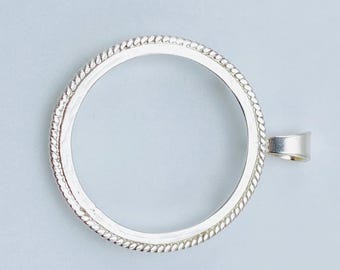 Zawieszka z okrągłą ramką ze srebra próby 925: łącznik monetowy, bez niklu