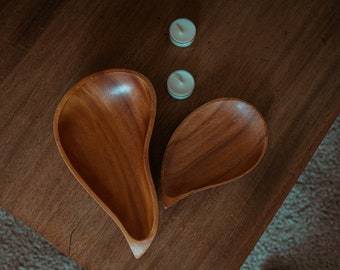 Cuencos de madera vintage de vaina de mono