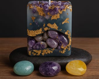 The Golden Aura Signature Set – Amethyst Geode Candle and Healing Worry Stones Gift Box