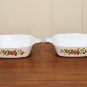 Set of 2 Petite Spice of Life Corning Ware 1 3/4 Cup Casserole Dishes. Hologram Stamped P-41-B  EUC
