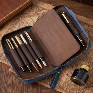 Custom Engraved Crazy Horse Leather Pen Case, Personalized Zippered Pouch with 10 Pen Holder, Graduation Gifts for Teacher