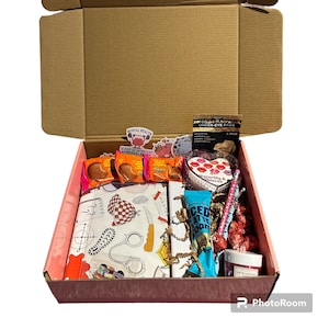 Mystery Book Box, Mystery Box, Surprise Book Box, Surprise Box, Book Gifts,Used Books,Book Box with Self Care goodies-Gift Box