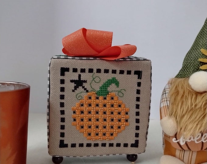 Adorable Hardanger Pumpkin Cube