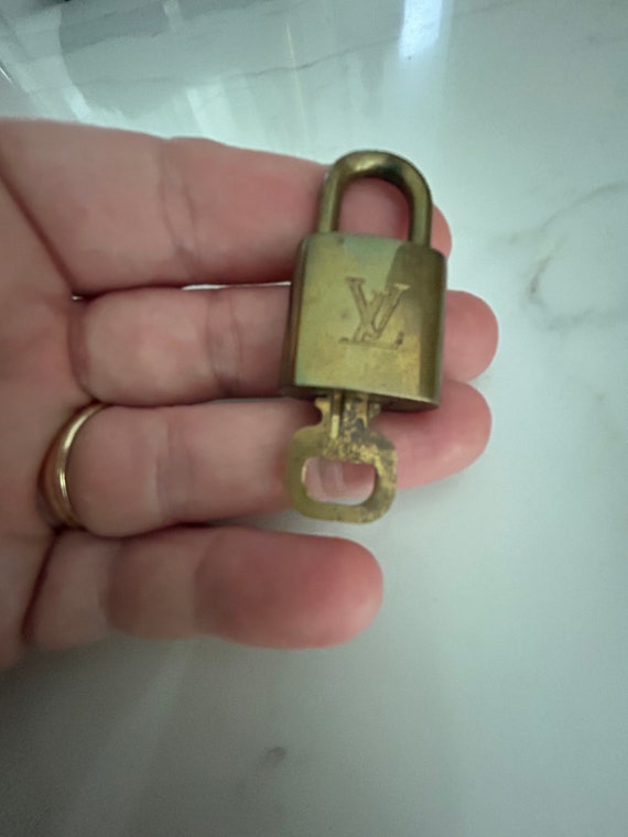 LOUIS VUITTON AUTH BRASS #313 LOCK KEY PADLOCK- POLISHED! Fits all bags! USA