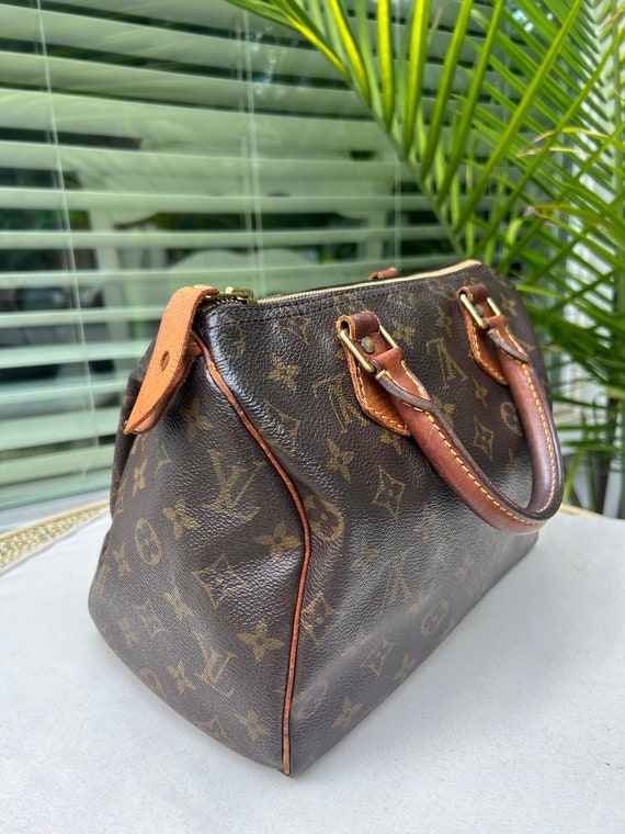 lv hand pouch