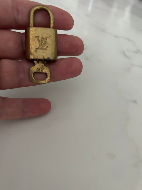 AUTHENTIC Louis Vuitton Lock And Key #316