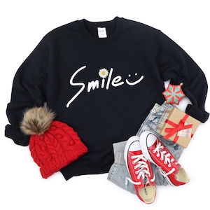 Daisy Smile Face Sweatshirt, Daisy Flower Smile Sweatshirt, Summer Women Gift Sweatshirt, Daisy Women's Sweatshirt, Mom Trendy Flower Shirt