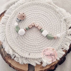 Clip y gancho de chupete con forma de hoja de madera