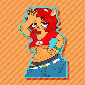 Può includere: Illustrazione di un personaggio simile a un orso con capelli rossi, che indossa un top corto rosso con un disegno floreale bianco, jeans blu e un braccialetto verde. Il personaggio è ambientato su uno sfondo arancione a strisce diagonali.