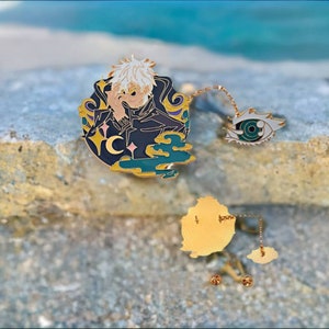 The Protagonist Vibrant Hard Enamel Badge Backpack Collectible Pin with Chain - Microfiber Envelope Jewelry Pouch / Jewelry Box Included
