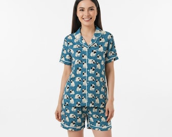 Schläfriger Mops Satin Pyjama | PJs mit Taschen, für Kinder und Erwachsene