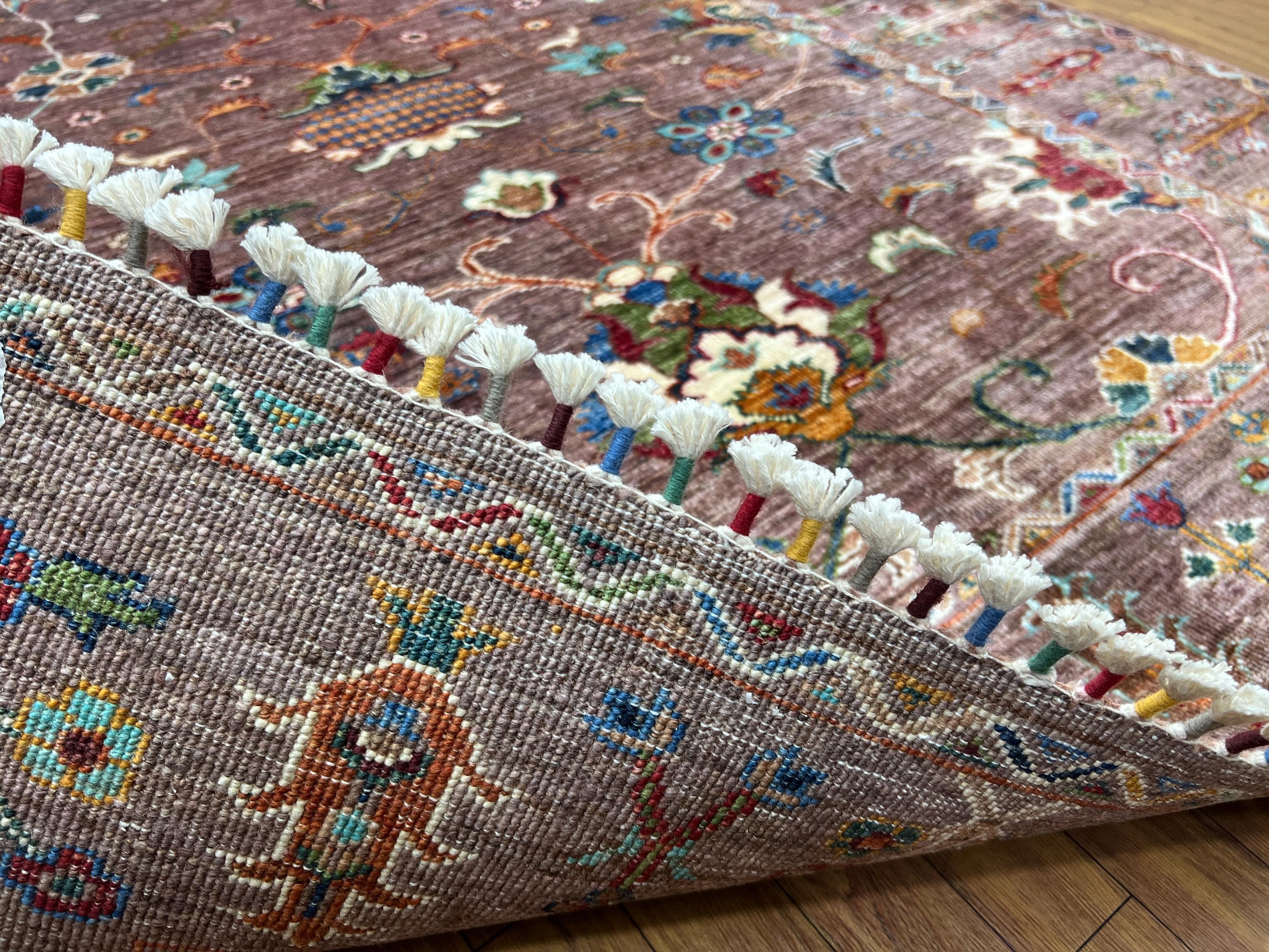 4 x 5 フィートの Sultani エリア ラグ - アフガニスタンの花柄ハンド