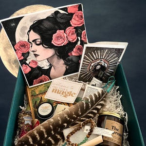 Ritual and Renewal Kit, Moon Manifestation Box, Altar Witchcraft Set, Crystal and Growth Enchantment Gift Set