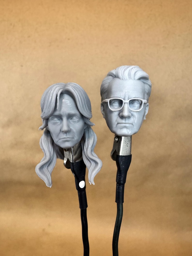 Custom Aunt May and Uncle Ben Heads in 8k resin. Sculpts by vmytoy and produced at the Los Angeles studio.
Front view.