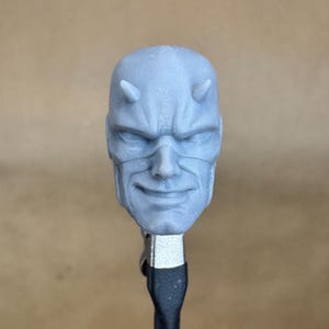 Custom DAREDEVIL (Waid/ Samnee) head in 8k resin. Sculpt by Orobus and produced at the Los Angeles studio. 
Front view.