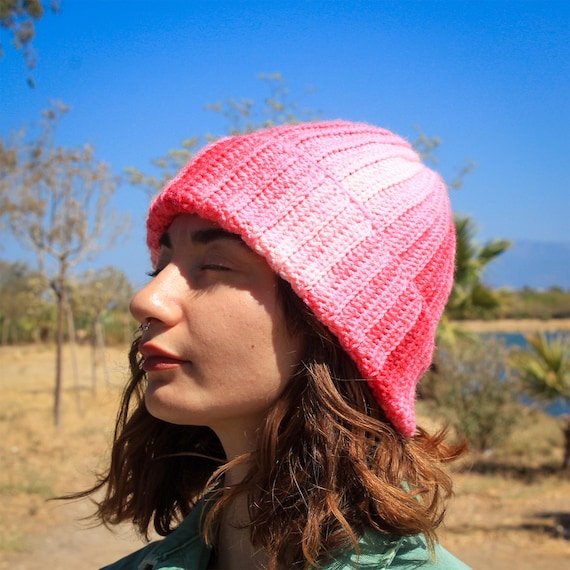 Pink handmade crochet beanie Slowslowly]Lily Fur Handmade Crochet Short Beanie _ Pink main image 2