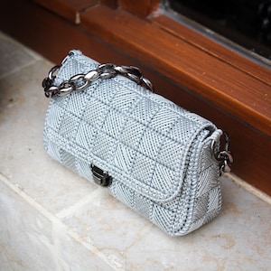 Sac en toile fait main avec bandoulière en chaîne, élégant sac à main au crochet, petit sac de soirée, sac en toile en plastique, cadeau pour elle