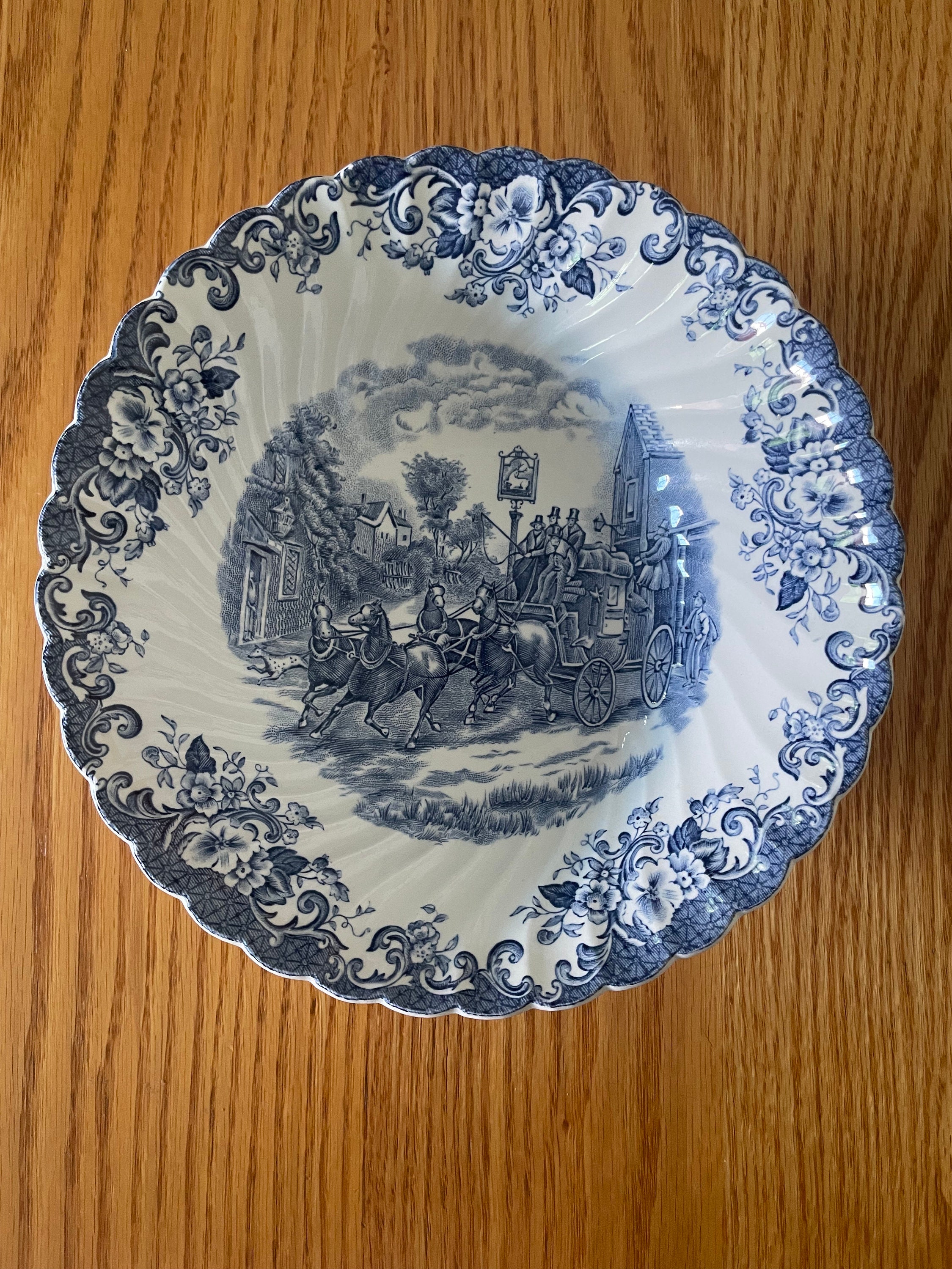 Johnson Brothers Coaching Scenes 楕円皿　ボウル Johnson Bros, Blue Coaching Scenes Serving Bowl 8.25in - Etsy UK